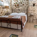 Stratis Tower Since 1892 אויטילון