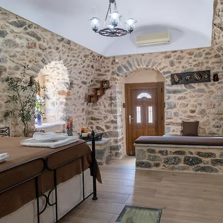 Stratis Tower Since 1892 Apartment