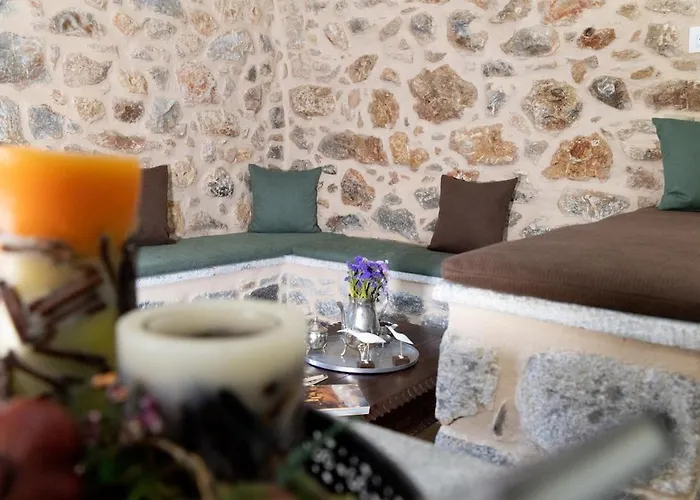 Stratis Tower Since 1892 Apartment