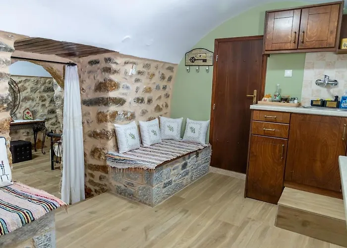 Stratis Tower Since 1892 Apartment